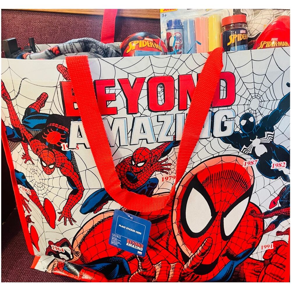 Spider-Man  large gift bag with a 60 x 90 twin adorable throw Spider-Man chalk